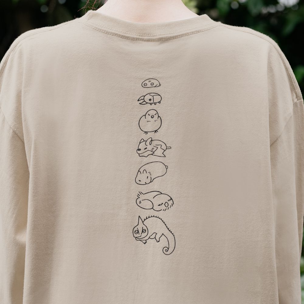 suisデザイン「月と猫のダンス(踊らない)」ロングTシャツ〈しっく〉