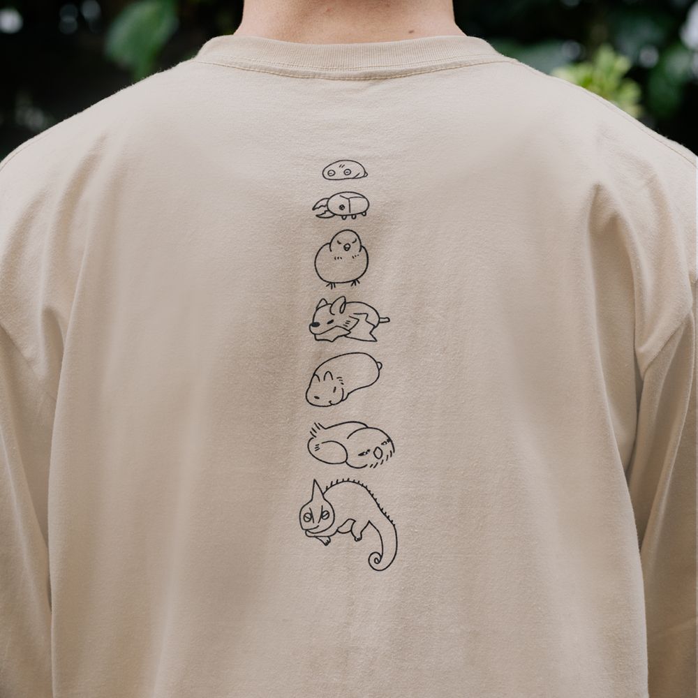 suisデザイン「月と猫のダンス(踊らない)」ロングTシャツ〈しっく〉