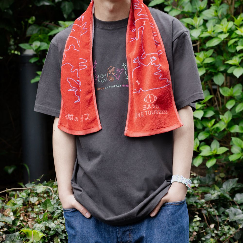 「月と猫のダンス」踊る動物マフラータオル〈赤〉【後書き会員限定】