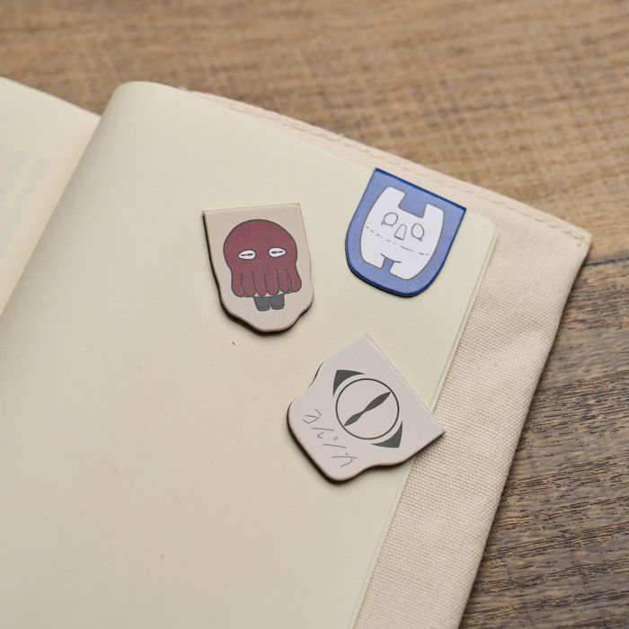 一人称 マグネットしおり付きブックカバー